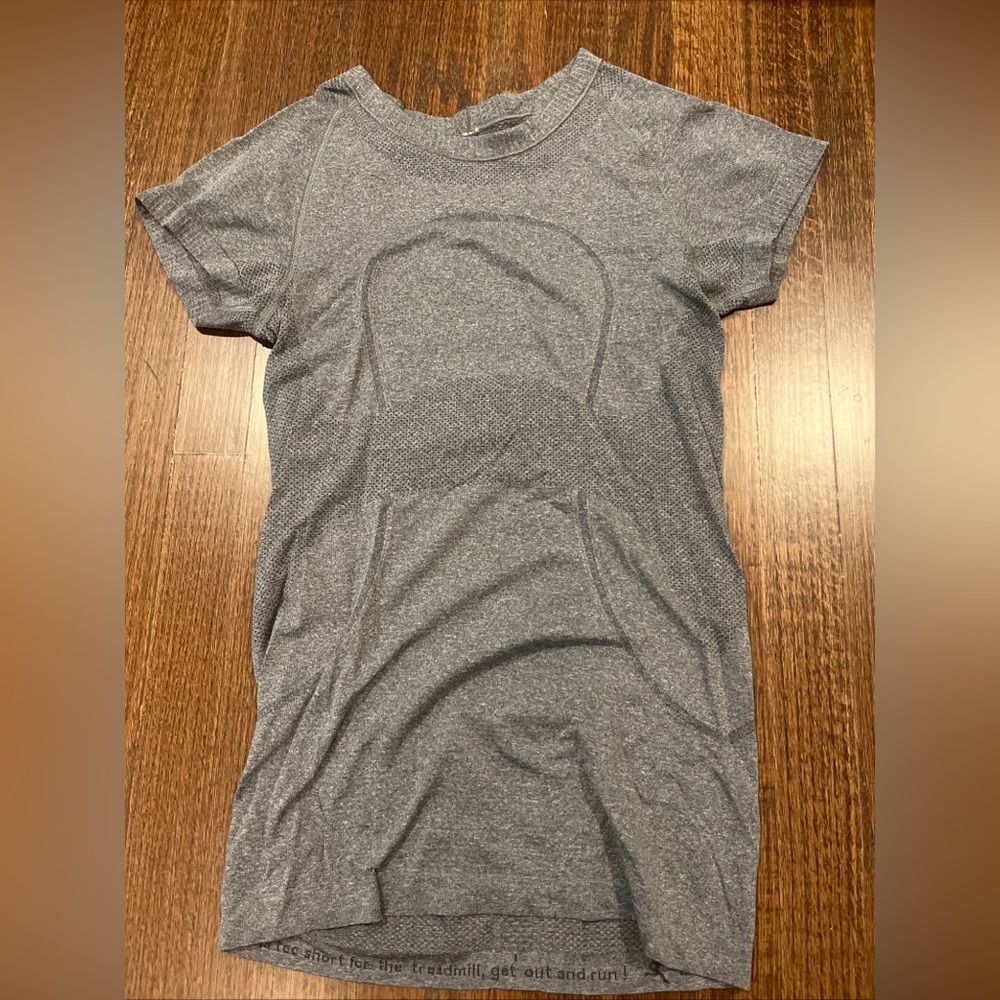 Lululemon run swiftly short sleeve 4 gray
